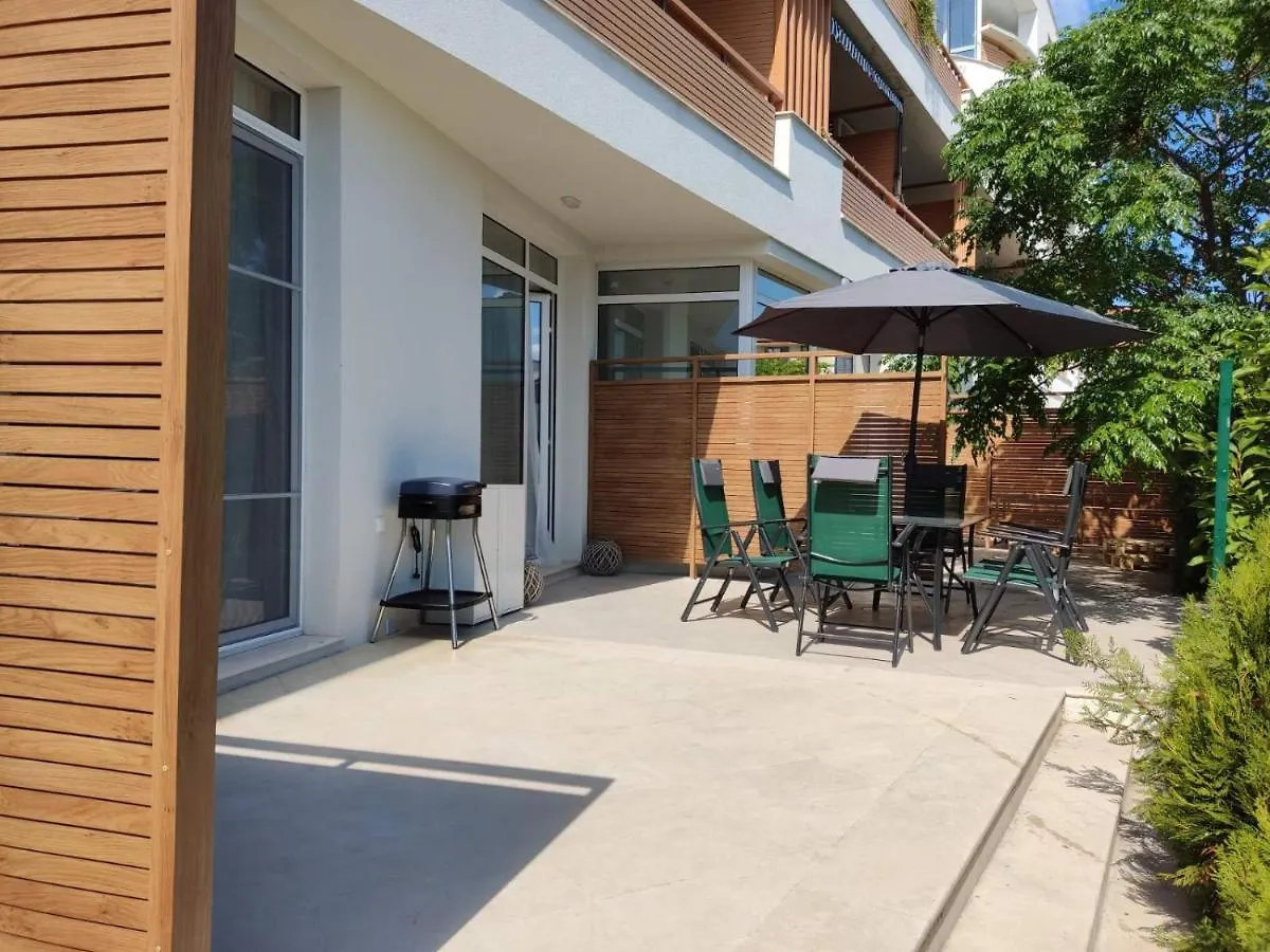 Las Brisas Garden Apartment Burgas