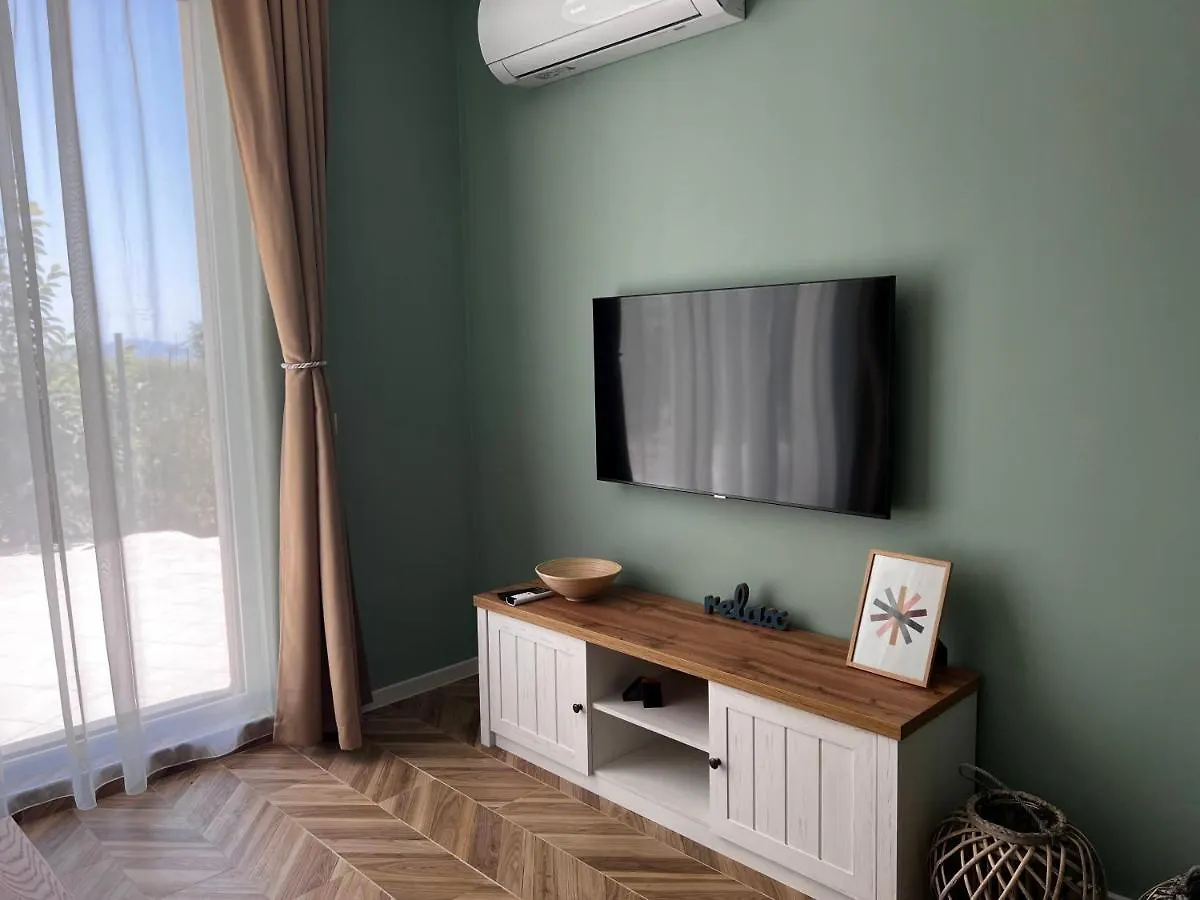 Las Brisas Garden Apartment Burgas 0*,