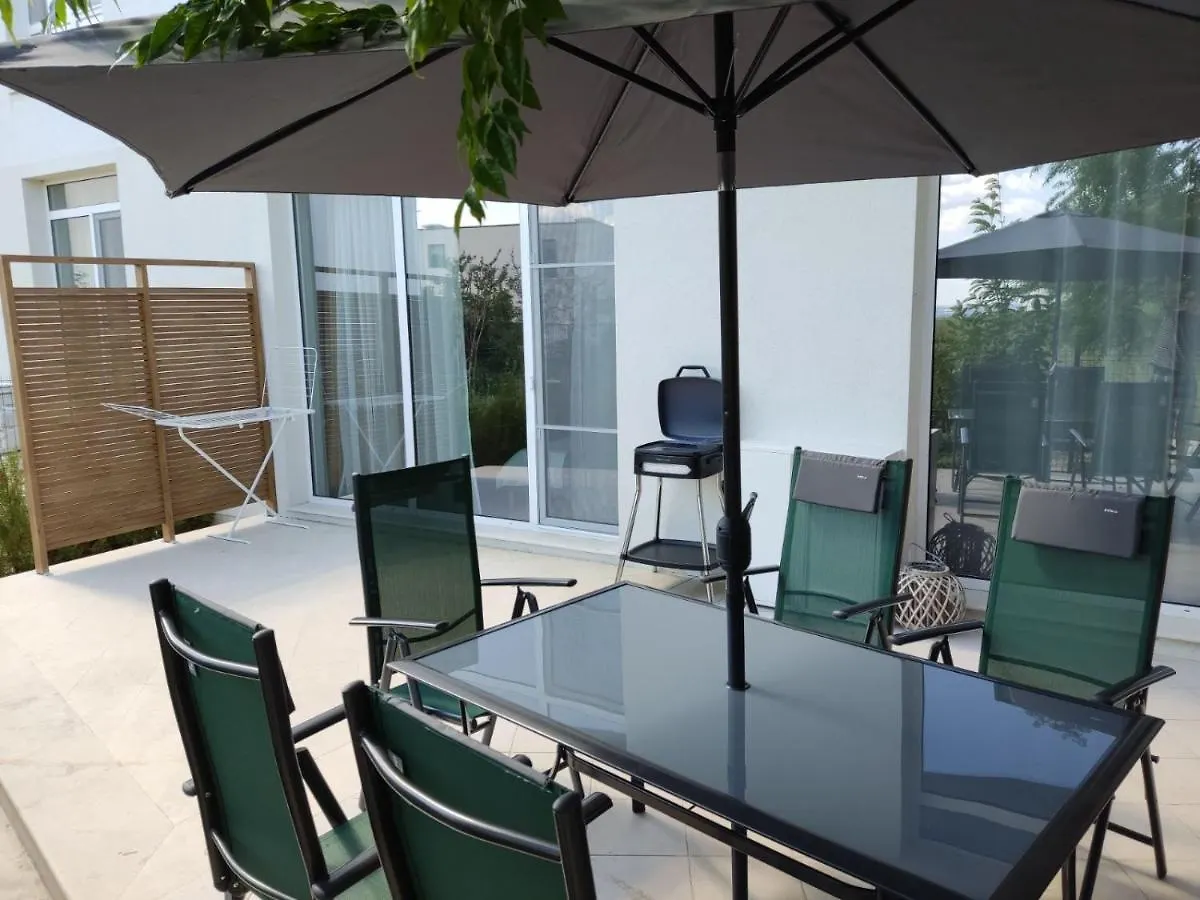 Las Brisas Garden Apartment Burgas